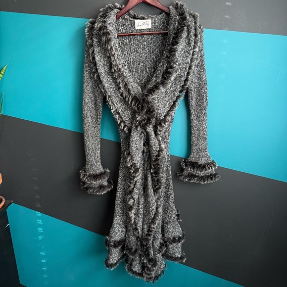 Joseph Ribkoff Gray Knit with Fur Trim size M - Picture 6 of 15